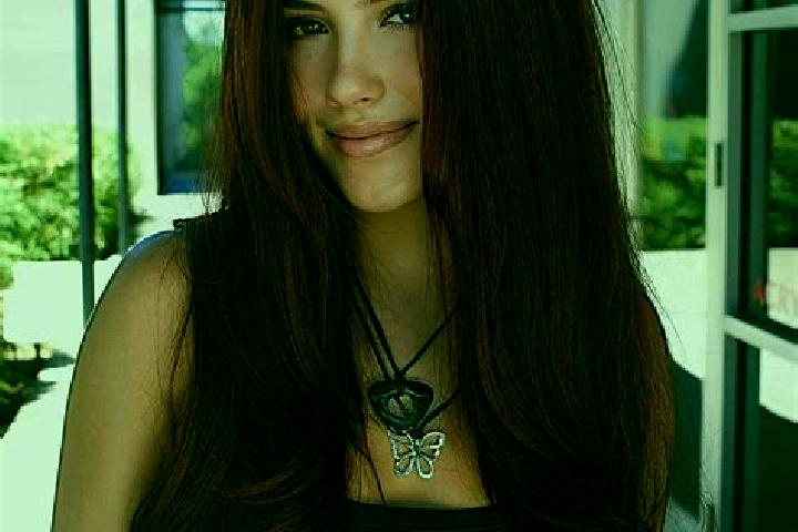 Zoey, 39, a auburn dark-eyed middle eastern companion based in Dafrahinou Darinsala. Offering BDSM, Fetish, Travel Companion, Striptease. Available for incal...