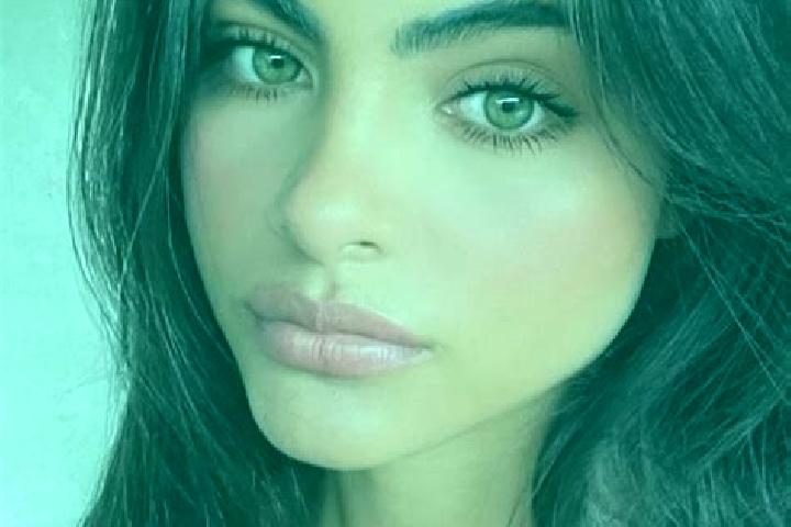Zoey, 39, a brunette green-eyed middle eastern companion based in Varsity View. Offering Erotic Massage, Couples, CIM, Prostate Massage. Available for incall...