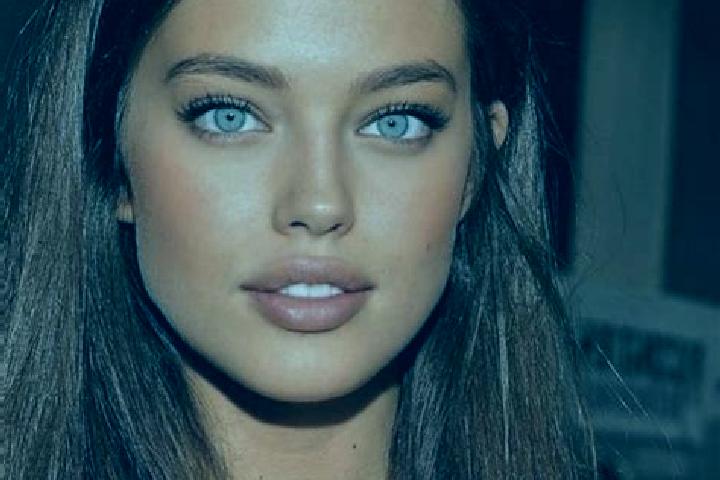 Zoey, 39, a chestnut green-eyed mediterranean companion based in Izlake. Offering Party Girl, Girlfriend Experience, Deep French Kissing, Travel Companion, P...