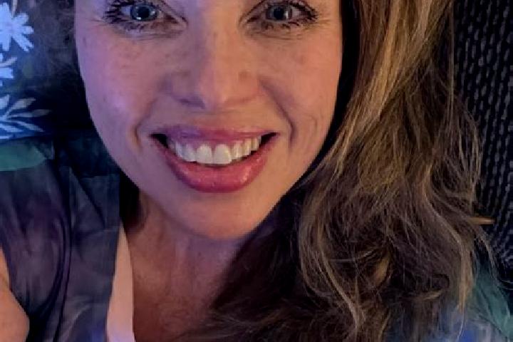 Zoey, 39 — Escort in Claypool, United States